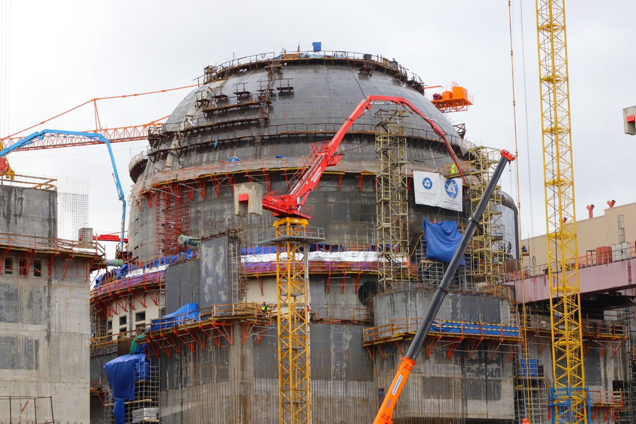 На первом энергоблоке Курской АЭС-2 установили купол гермооолочки